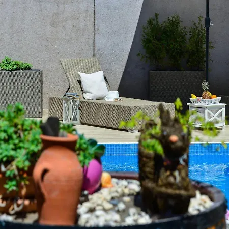 4 Holiday House Gatsby *